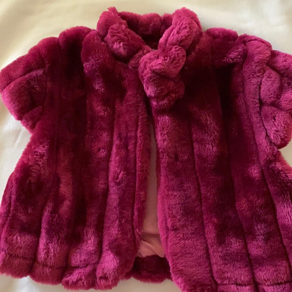 Burgundy faux fur short Sleeve Jacket